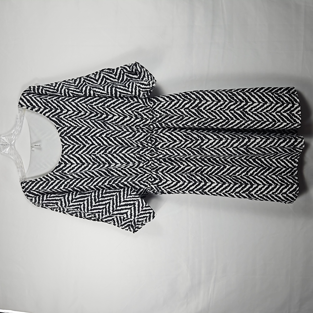 Women's Open/Cold Shoulder Studio Y Black and White Chevron Dress Large T8